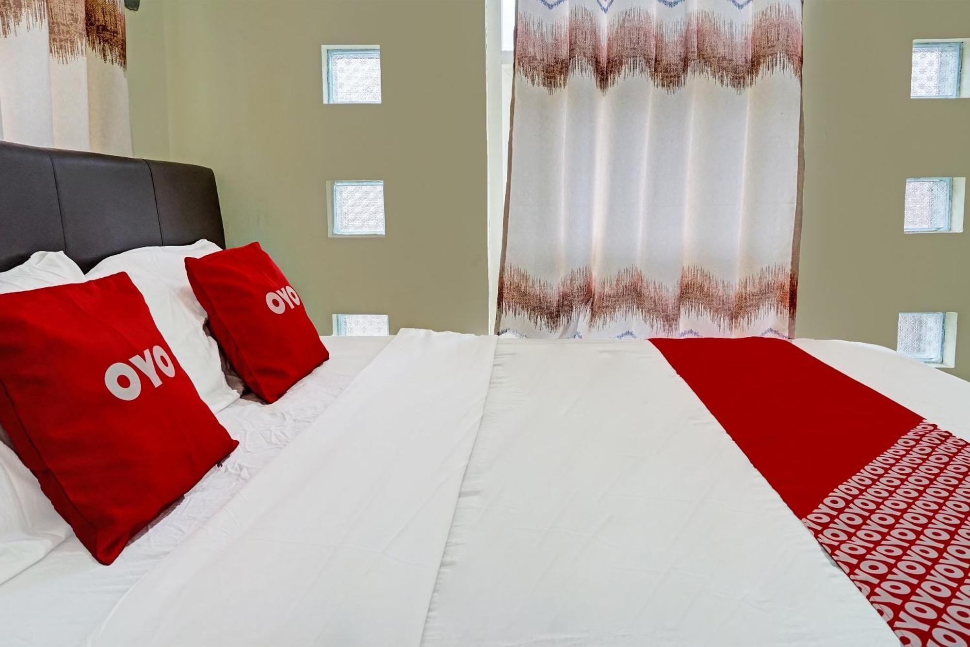 Oyo 91707 Jannah Homestay Syariah Dau Exterior foto