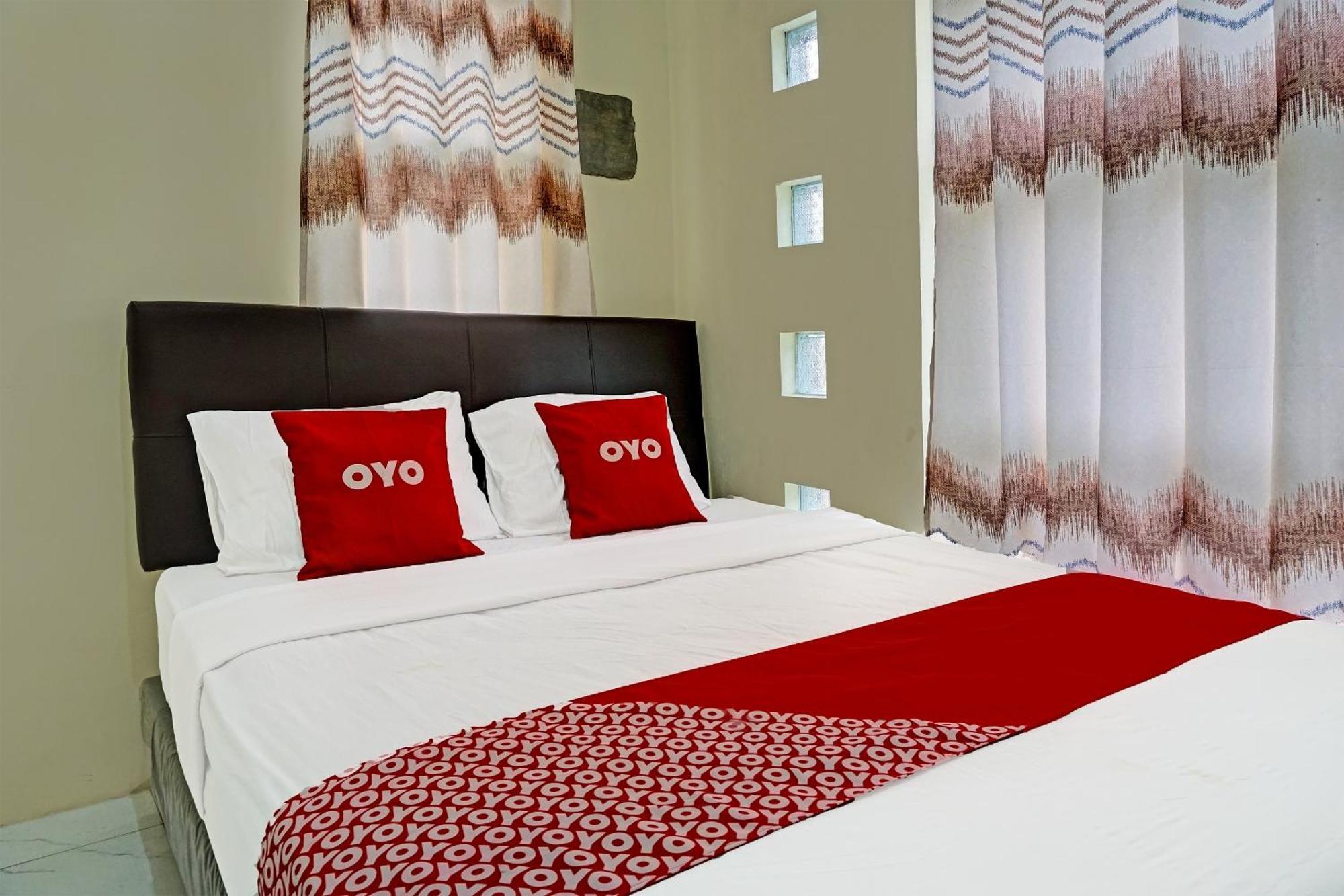 Oyo 91707 Jannah Homestay Syariah Dau Exterior foto
