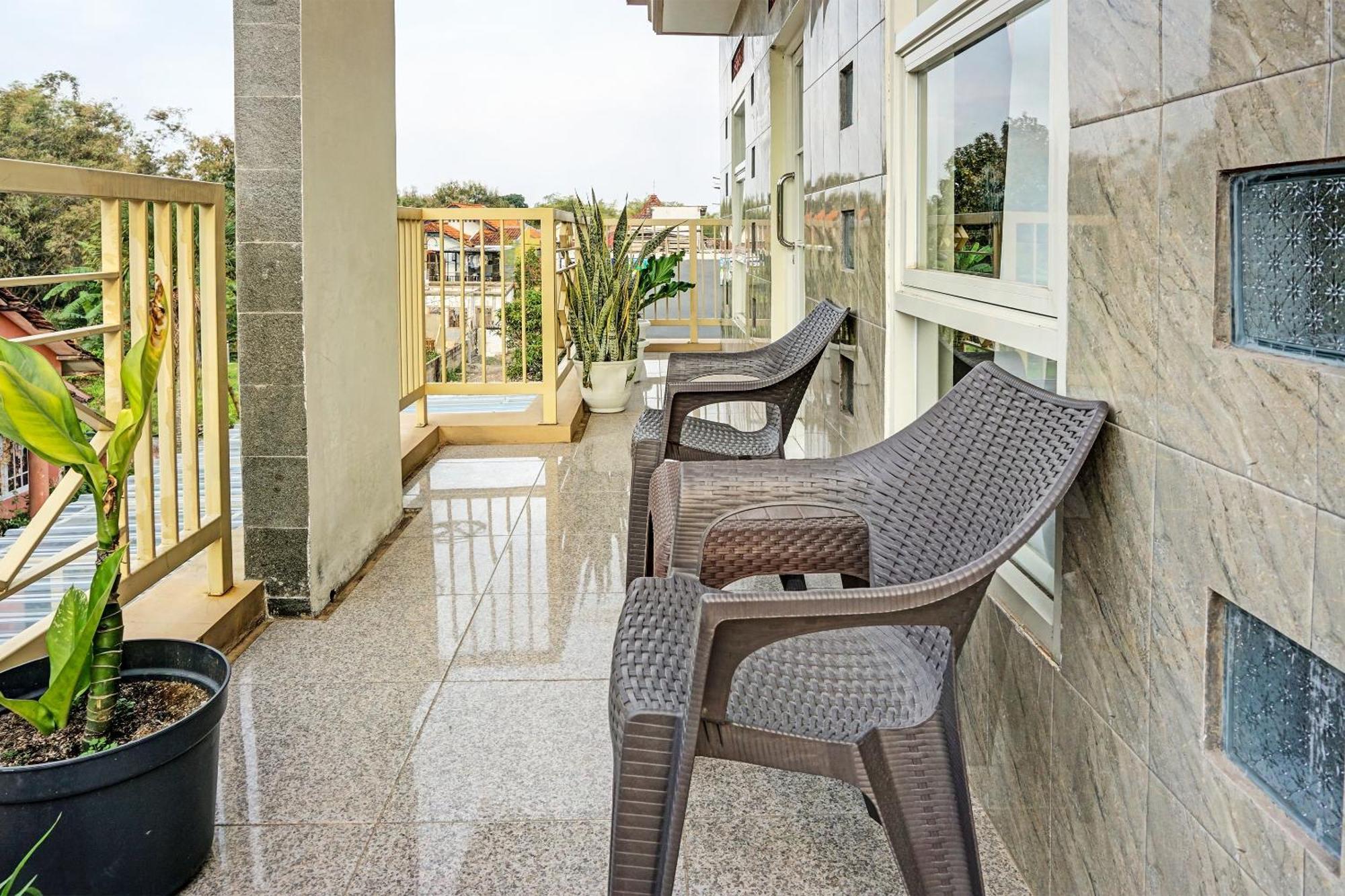 Oyo 91707 Jannah Homestay Syariah Dau Exterior foto